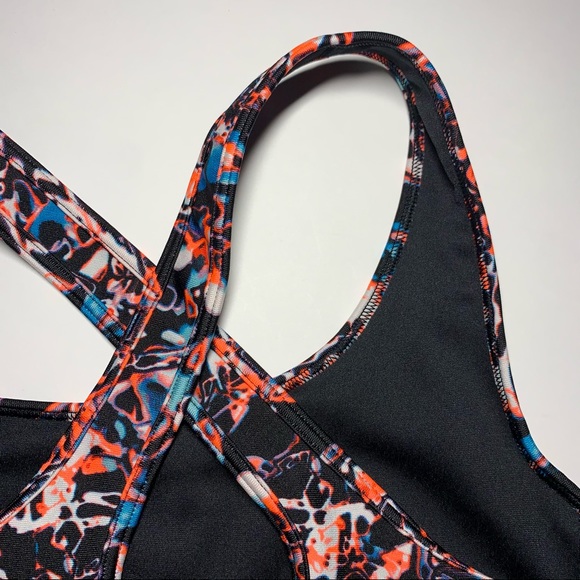 Small Under Armour patterned sports bra - Picture 12 of 15